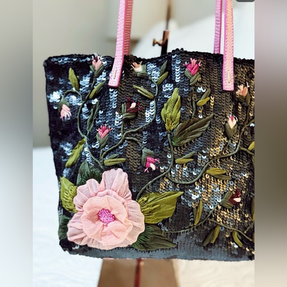 VALENTINO GARAVANI handbag - Picture 2 of 8